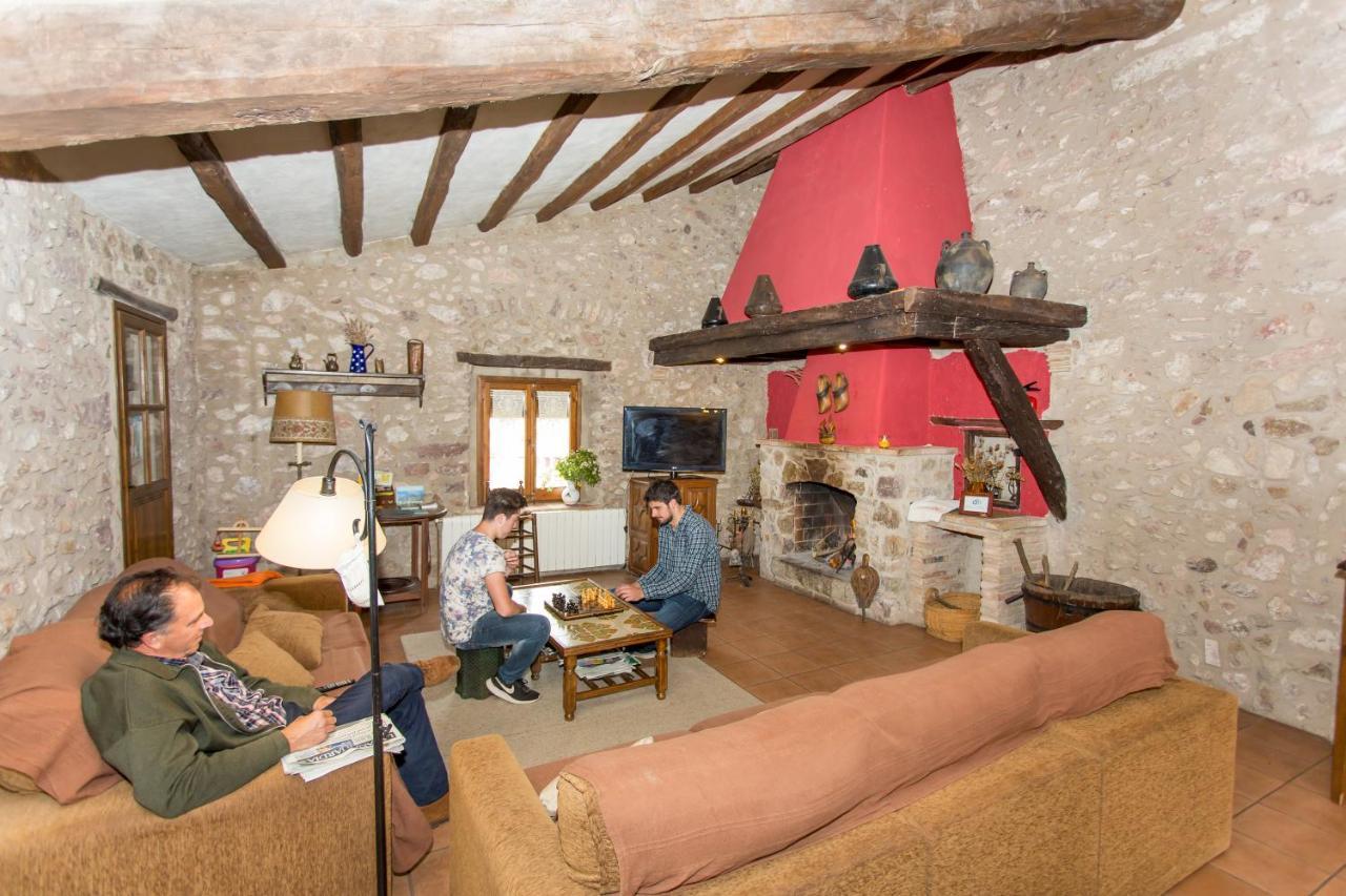 Turismo Rural Can Massot Darnius Exterior photo